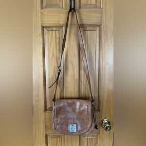 Born Crown leather Crossbody Handbag purse
preowned. Very to exc condition.